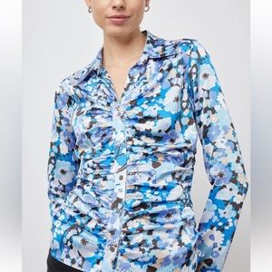 Rails Lisa Zinnia top size small. Button down w/ ruching on the sides and front